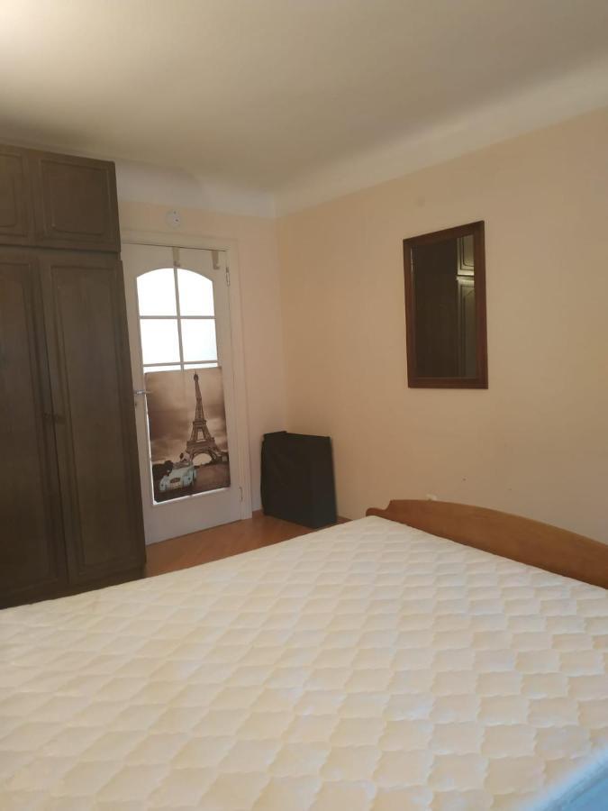 Red Nose Roof-Top Apartment Рига Екстериор снимка